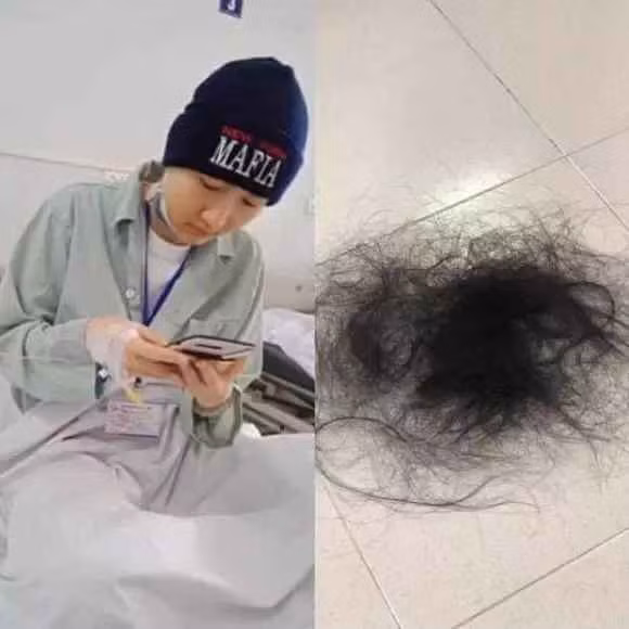 Giữa lúc sự nghiệp phát triển, tháng 3/2021, nữ MC khiến người yêu mến không khỏi xót xa khi chia sẻ bản thân đang phải chống chọi với căn bệnh ung thư.