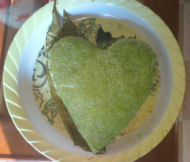 Không biết có ai còn nhớ không chứ Valentine năm nào đó trùng ngay dịp Tết. Thế là dân tình lại được phen "cười ra nước mắt" trước quả bánh chưng diệu kỳ này