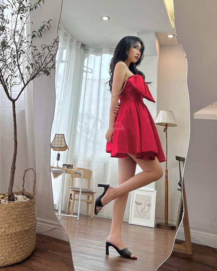 Có thể thấy, chặng đường yêu của Hà Trang và Đức Chinh trong suốt 3 năm qua diễn ra khá êm đẹp, âm thầm chứ không hề ồn ào như những cặp đôi khác.