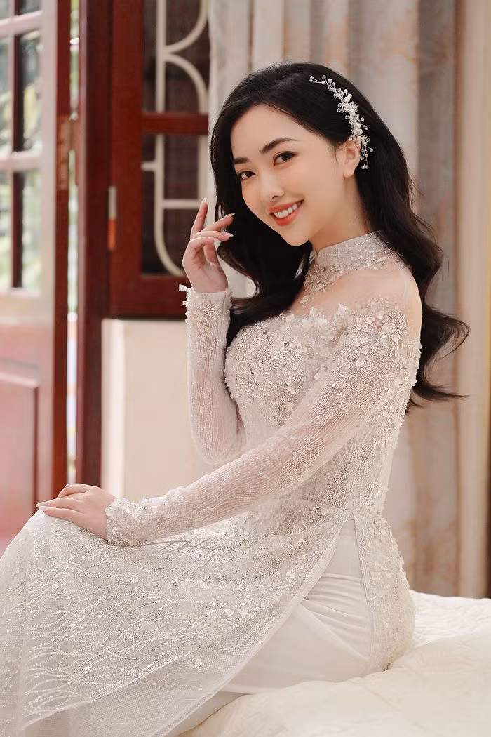 Một số người tinh ý còn nhận ra trong 20 bài đăng trên trang cá nhân của Mai Hà Trang, có tới 17 bài là quảng cáo. Thế nhưng, cô gái trẻ đã dần dần từng bước thay đổi suy nghĩ của số đông.