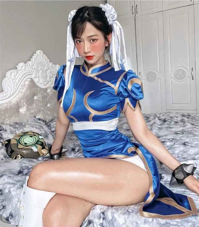 Lê Bống còn từng khiến khán giả phải ngỡ ngàng với màn cosplay Chun-Li phiên bản vòng ba "siêu thực".