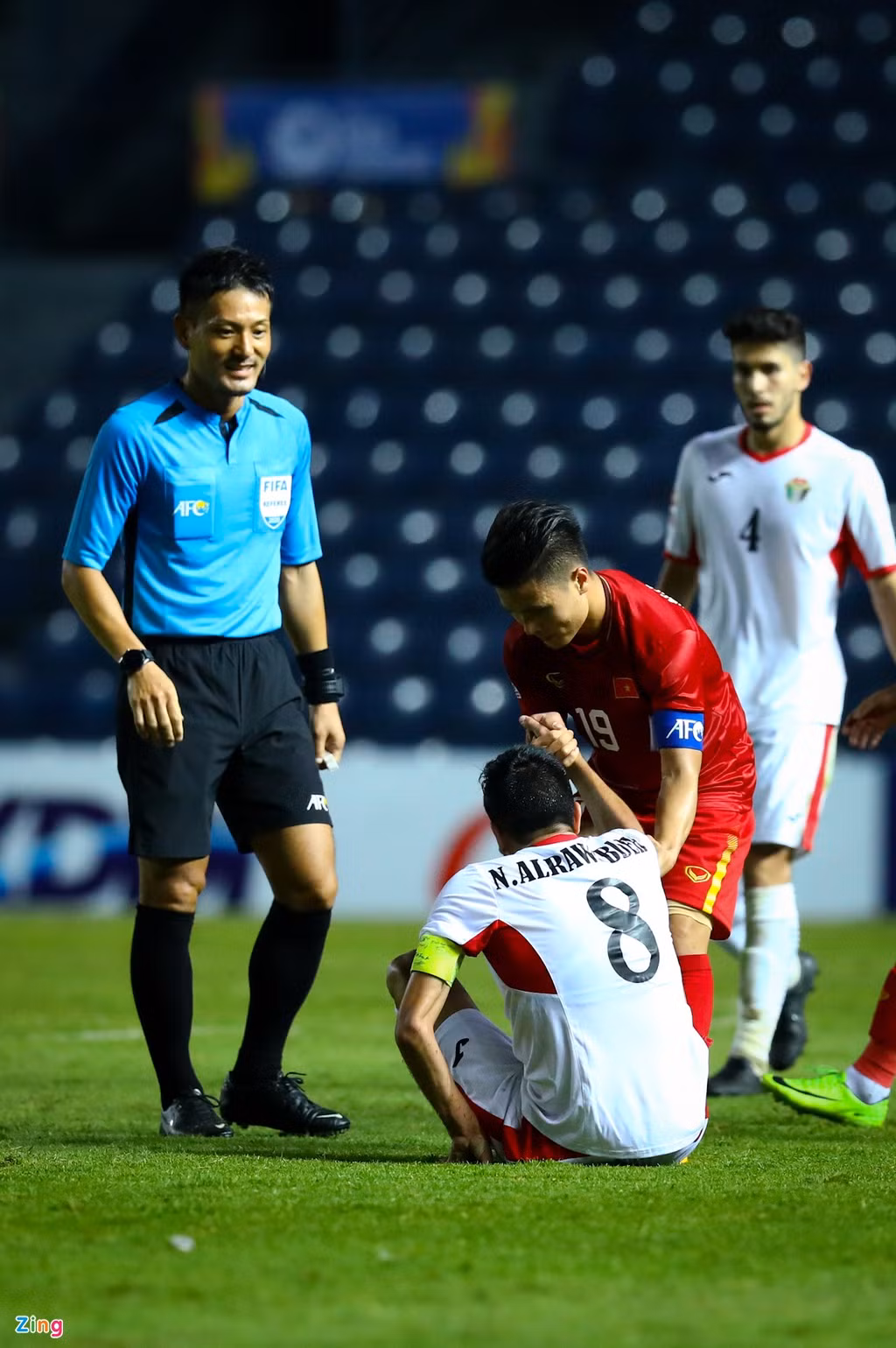 Chân dung trọng tài Ryuji Sato - người sẽ cầm cân nảy mực trận đấu giữa đội tuyển Việt Nam và Malaysia tại Vòng loại World Cup 2022 khu vực châu Á.