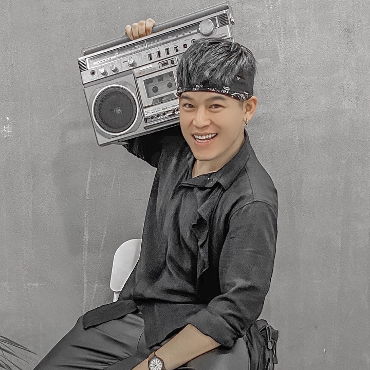 Những đoạn clip ngắn của Long Chun đều sở hữu hàng trăm nghìn lượt xem, cho thấy độ hot của anh chàng.