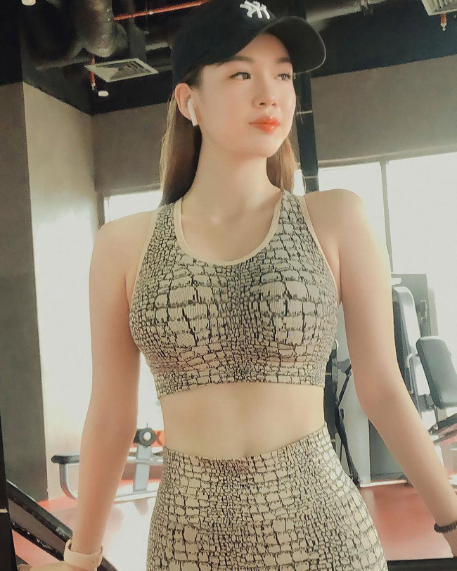 Làn da trắng hồng hào cùng đôi môi quyến rũ là điểm hấp dẫn đặc biệt của Ngọc Mai.