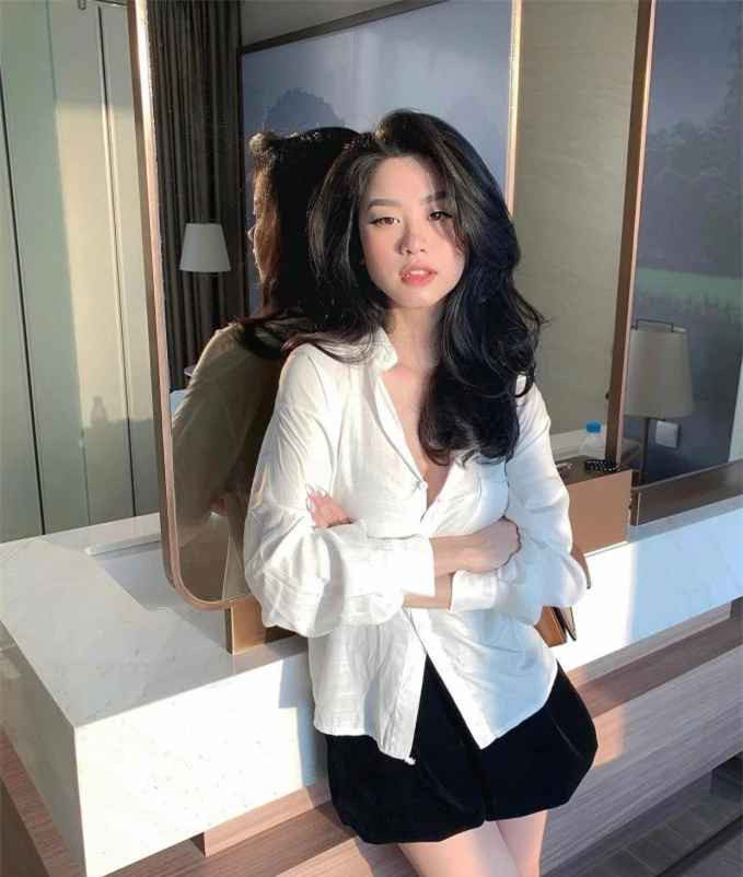 Nổi tiếng có vóc dáng đẹp, cân đối, son qua ống kính của Huyme, Hàn Hằng bỗng chỉ cao như… 1,1m.