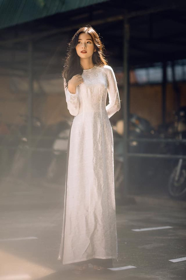 Bất ngờ được cư dân mạng biết đến và khen ngợi, Thu Trang có nhiều trải nghiệm thú vị, mới mẻ như trở thành người mẫu ảnh, làm người dẫn chương trình, youtuber…