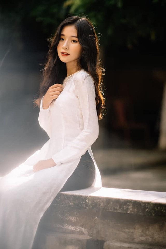 Dù tham gia nhiều hoạt động ngoại khóa, làm thêm,Thu Trang luôn giữ vững thành tích học tập tốt, đặc biệt là các môn Toán - Ngữ Văn – Ngoại ngữ