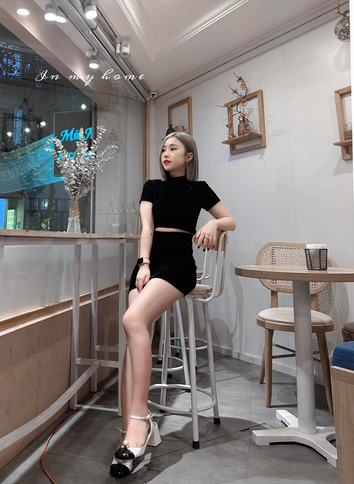 Vẫn là cô gái xinh đẹp, trắng trẻo khi xưa nhưng Tiểu Hý của hiện tại đã thon gọn hơn rất nhiều.