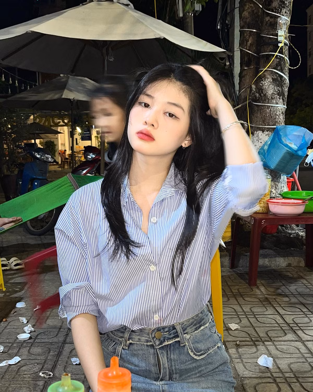 Sở hữu khuôn mặt xinh xắn, làn da trắng, mỗi bức hình mà Như Ý đăng tải nhận về hàng nghìn lượt yêu thích.