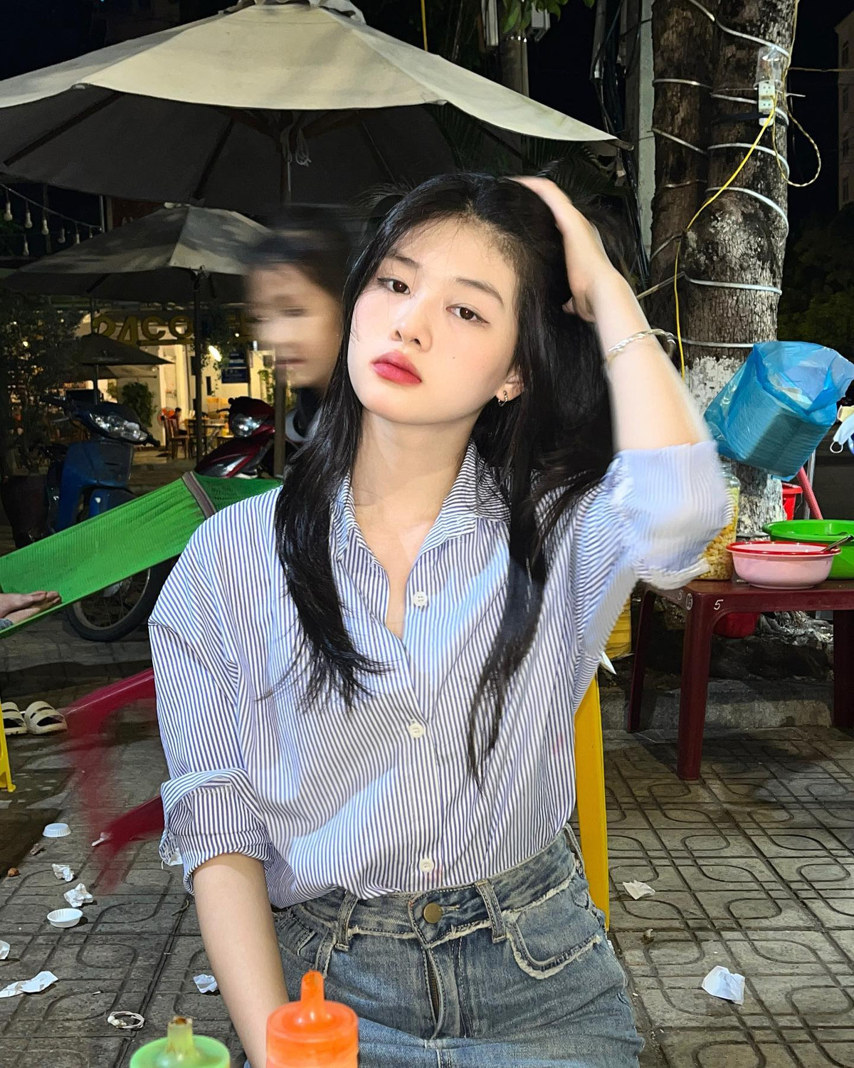 Sở hữu khuôn mặt xinh xắn, làn da trắng, mỗi bức hình mà Như Ý đăng tải nhận về hàng nghìn lượt yêu thích.