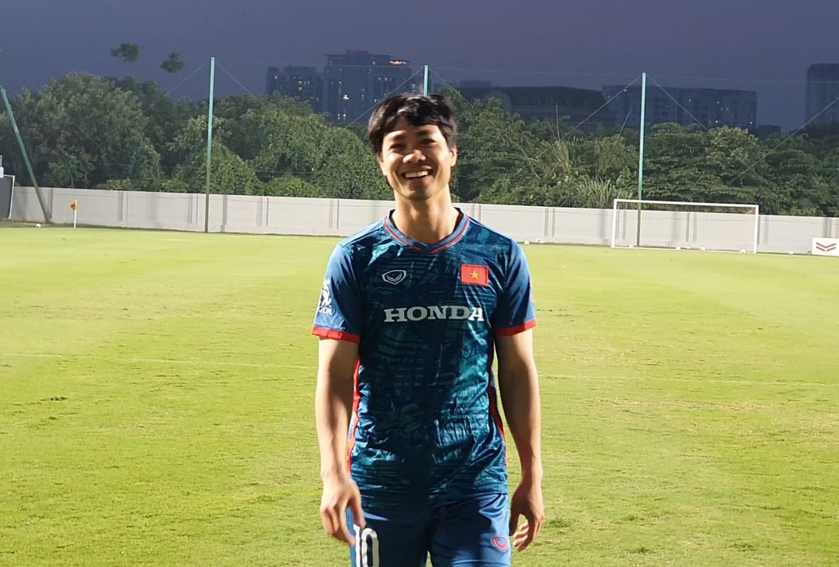 Doi tuyen Viet Nam dau Hong Kong (Trung Quoc): Kha nang Cong Phuong da chinh?