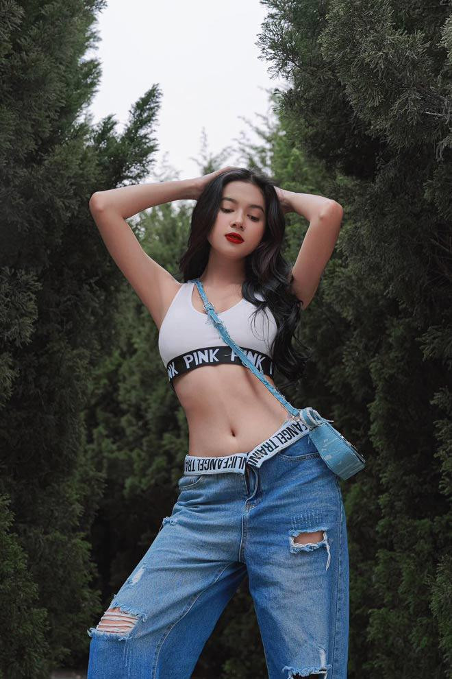 Thu Hà được đặt cho nhiều biệt danh như “thanh nữ Khmer”, “hot girl dân tộc”, “Hà Tây”… Cô còn được nhận xét là gương mặt có nhiều nét giống “nữ hoàng ảnh lịch” Việt Trinh.