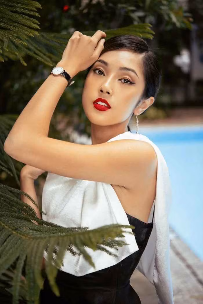 MC Misoa Kim Anh sinh năm 1991, tên thật là Trần Thị Kim Anh. Được biết, cô nàng từng đoạt giải Hot Vteen toàn quốc năm 2010. Đây được xem là một trong những bước đệm để cô tham gia nghệ thuật.