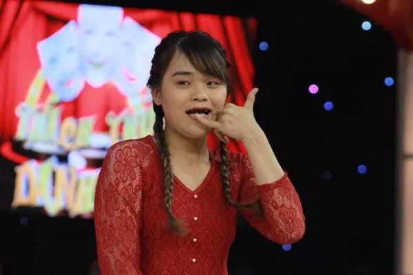 Ngày 11/3 vừa qua, đám cưới "thánh sún" Phạm Ngân Thảo và bạn trai lâu năm tên Hoài Đức đã diễn ra trong không gian ấm cúng. Được biết, cả hai quen nhau từ năm 2018, nhờ vào sự “mai mối" của Facebook.