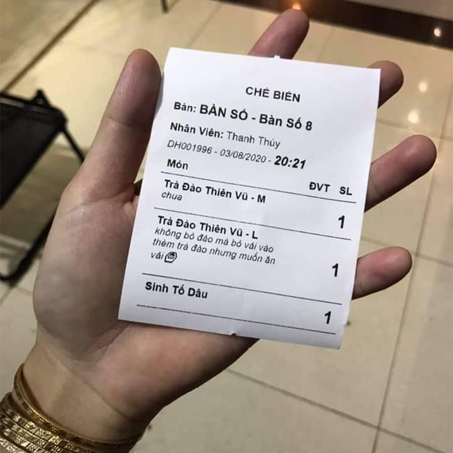 Khi gọi trà đào nhưng khách lại yêu cầu bỏ vải thay vì đào.