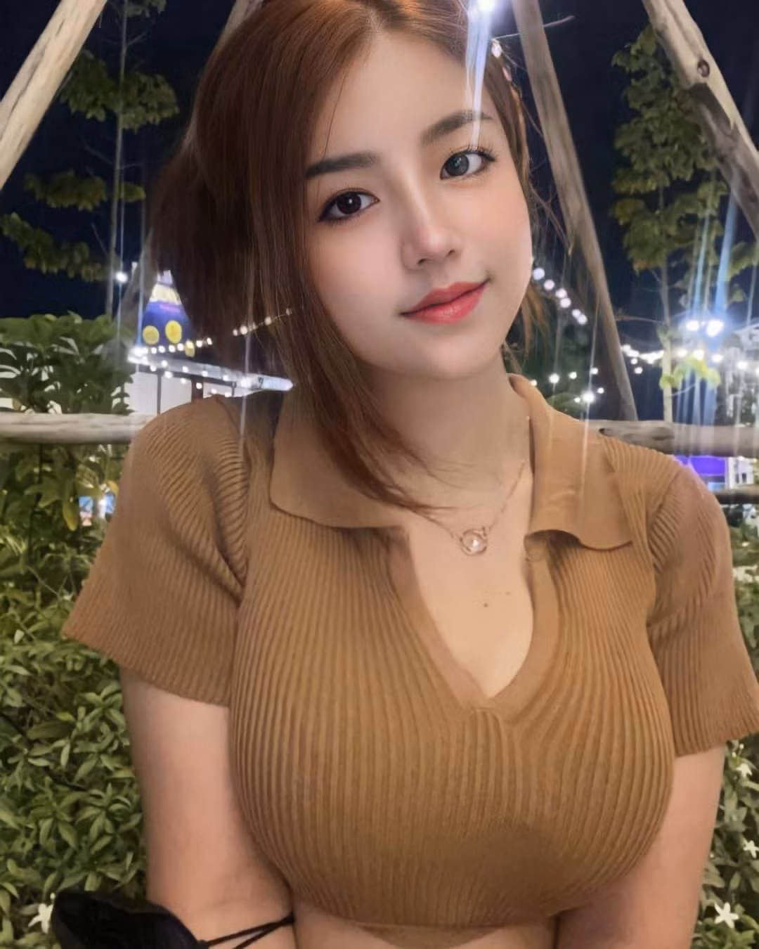 Dù chỉ diện đồ đơn giản, đơn sắc, Nook Napa vẫn luôn thu hút ánh nhìn của mọi người.