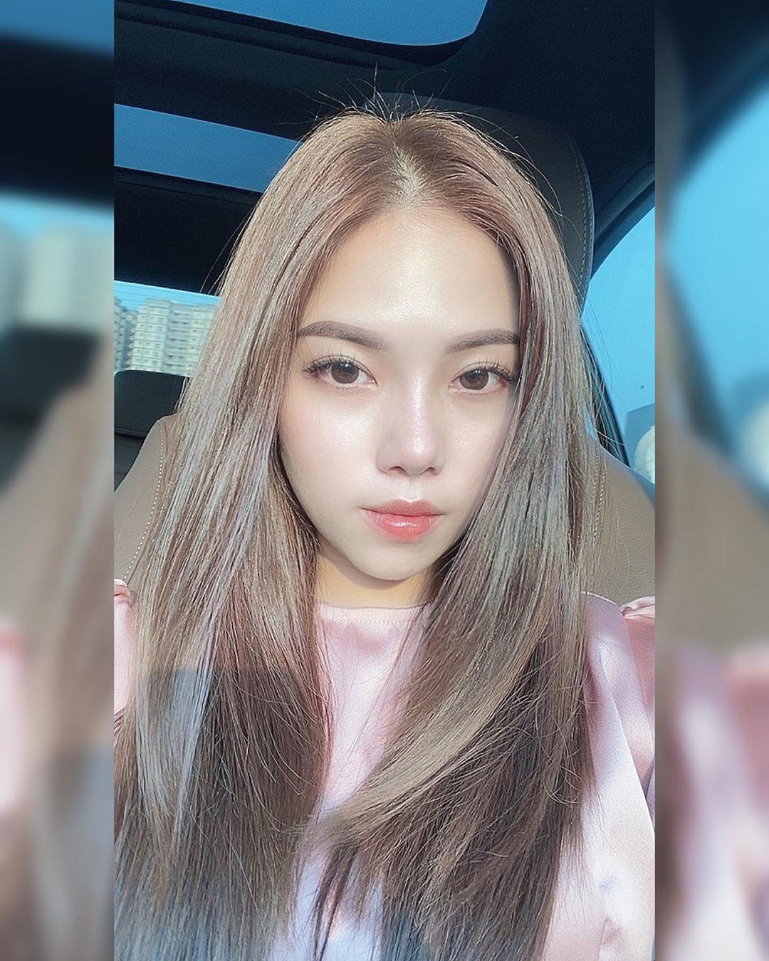 Trước đó, Tống Đông Khuê khoe hình ảnh làm thủ tục tậu xế hộp được đề tên bạn gái Thảo Nhi và "buông nhẹ" dòng trạng thái: "Em vui là được" khiến dân tình xôn xao.