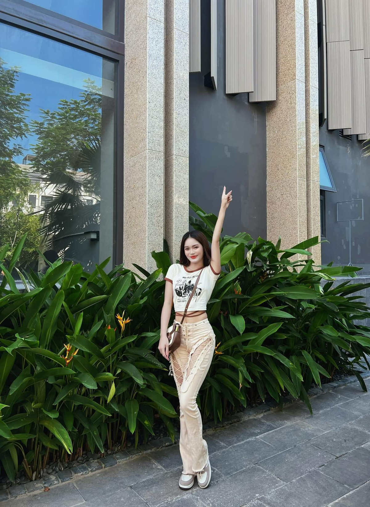 Tham gia các cuộc thi sắc đẹp, Thanh Nhật có nhiều trải nghiệm tuyệt vời. Cô nàng được biết đến nhiều hơn và từ đó nhận được nhiều lời mời chụp ảnh, quay quảng cáo...