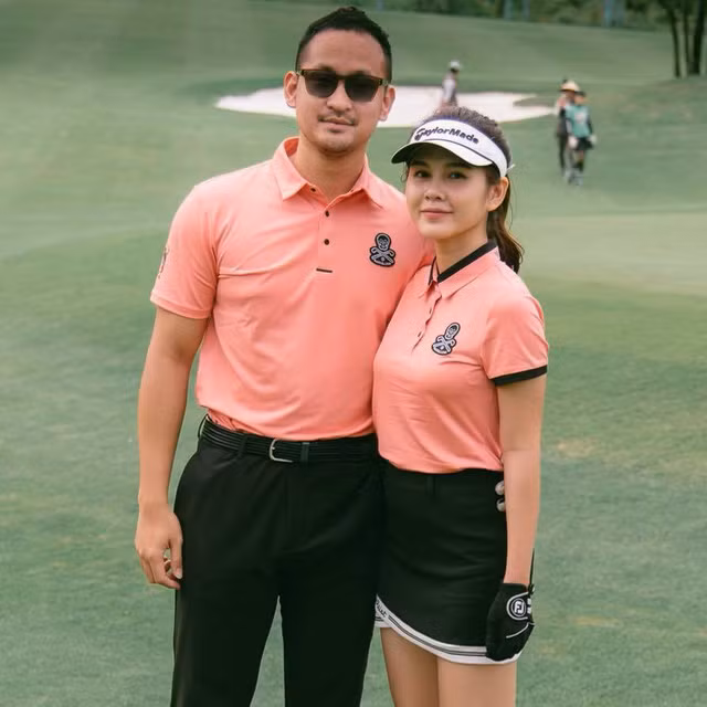 Sau khi công khai chuyện tình yêu "đi nhầm sân golf", Thu Hoài và Hoàng Nam liên tục đăng tải những hình ảnh hết sức lãng mạn, tình tứ khiến cư dân mạng chỉ biết ghen tị mà thôi.