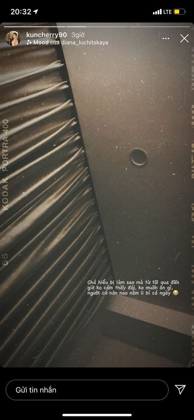 Theo đó, trước đám cưới MC Thu Hoài có chia sẻ về tình trạng sức khỏe của cô trong những ngày qua: "Chả hiểu bị làm sao mà từ tối qua đến giờ không cảm thấy đói, không muốn ăn gì, người cứ nôn nao nằm li bì cả ngày".