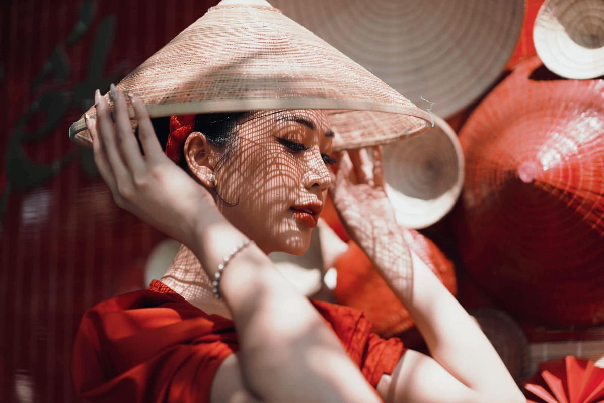 Với những bài tập độ vòng ba không cần dụng cụ như chạy bộ, đạp xe, leo thang bộ, bơi ếch... Hoặc bạn có thể tham khảo các bài tập tại nhà như squat, plank, đá chân sau hoặc đá chân ngang.