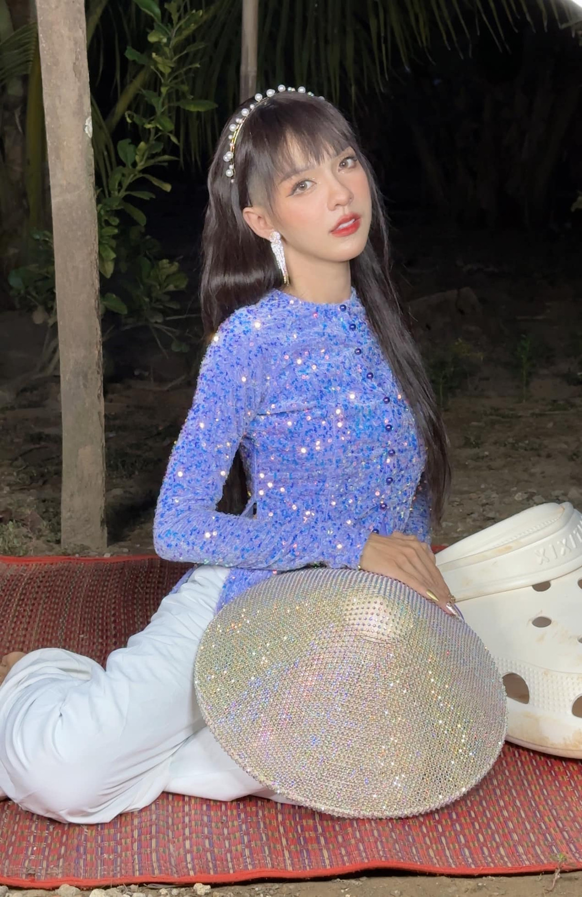 Tham gia thi Hoa hậu, Thành Ý khiến cộng đồng mạng bất ngờ và bàn tán xôn xao.