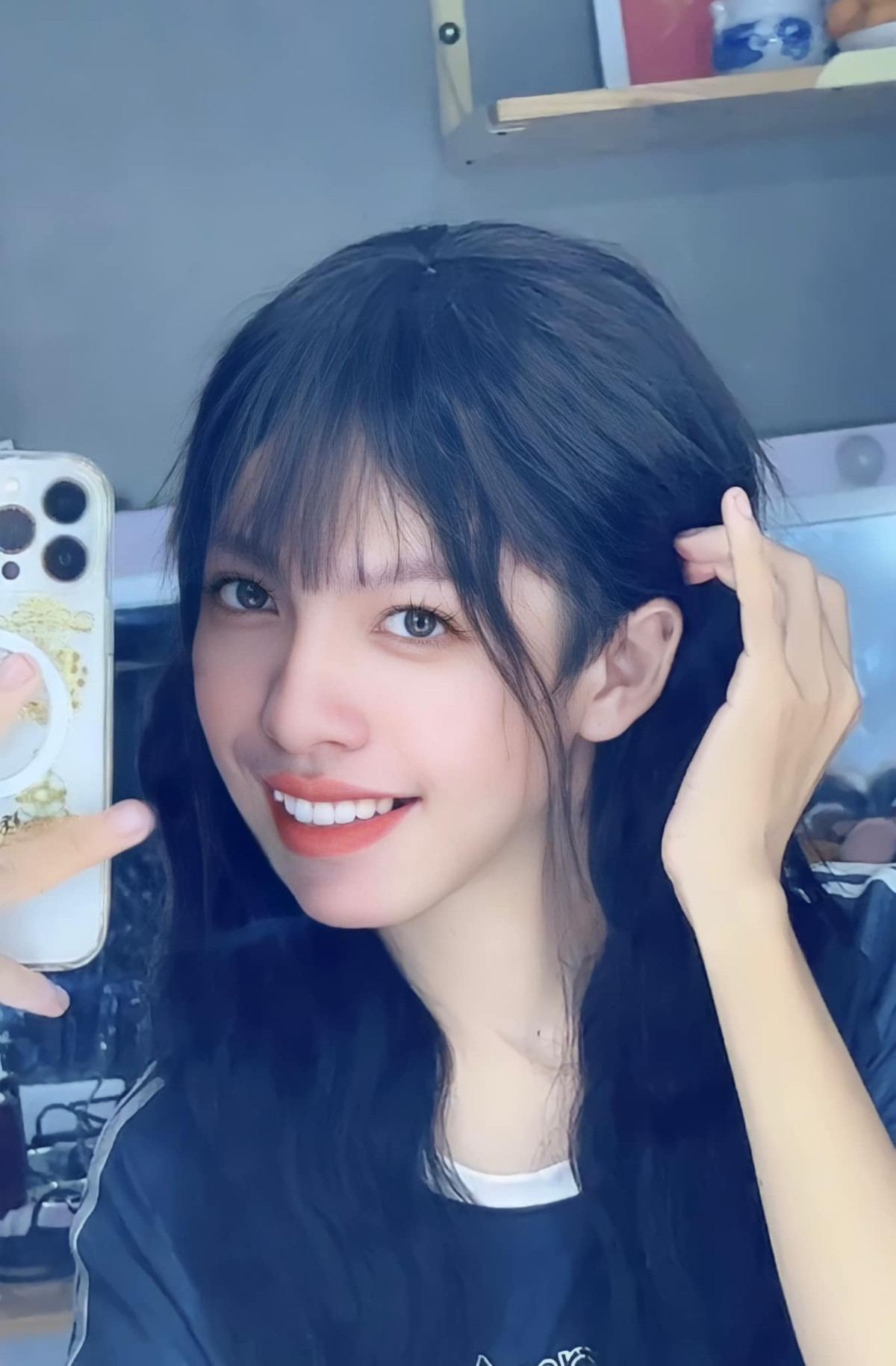 Một số khác lại ủng hộ anh, cho rằng Thành Ý có thể không đạt giải cao nhưng sẽ mang tới những năng lượng tích cực, sẽ là một màu sắc “lạ” trong cuộc thi này.