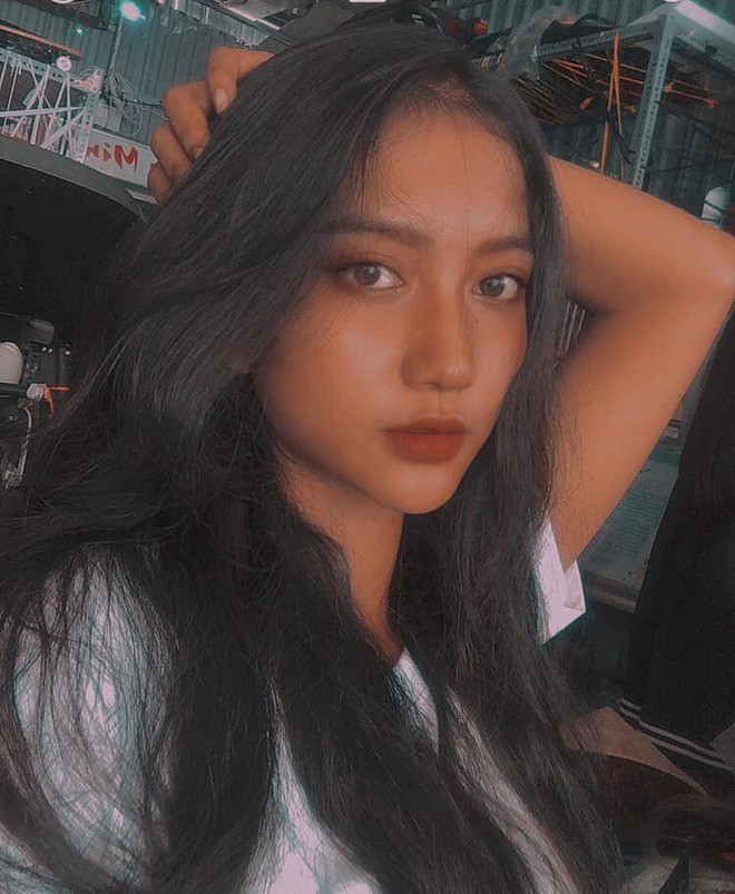 Vẻ ngoài của hot girl Tiktok có tên Kim Nương đặc biệt đến nỗi chỉ một clip cười sương sương, dài vỏn vẹn 18s cũng thu về hơn 3 triệu lượt xem.