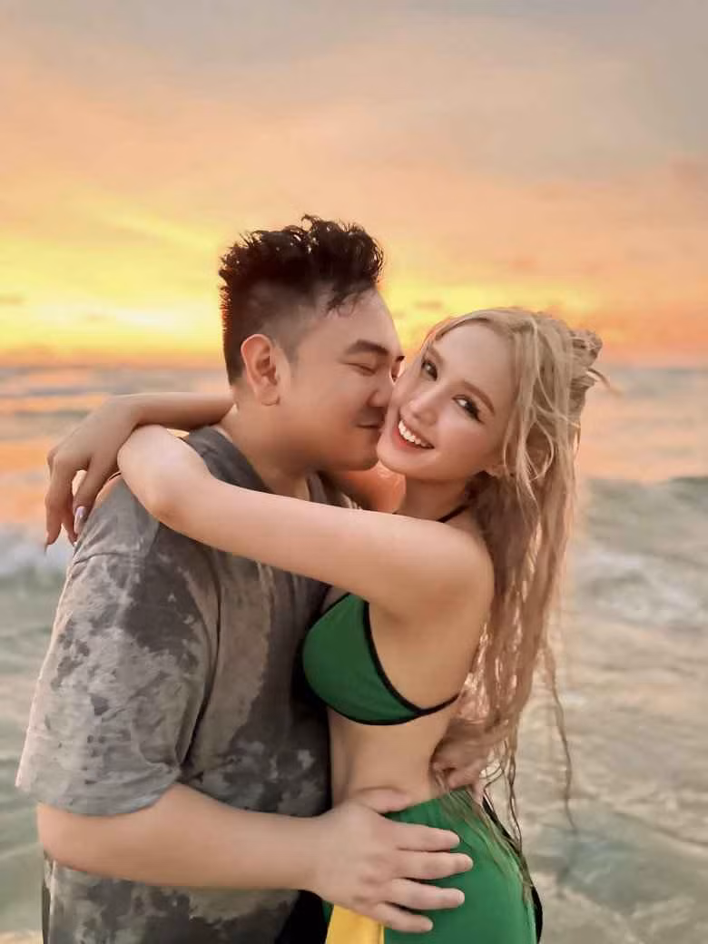 Mặc cho những đồn đoán tiêu cực của cộng đồng mạng, Xoài Non và Xemesis từng nhiều lần lên tiếng bênh vực cho người cũ. Đặc biệt, nàng hot girl cũng nhiều lần mong cộng đồng mạng không chỉ trích chồng cũ khi anh được cho rằng là nguyên nhân dẫn đến cuộc hôn nhân tan vỡ.