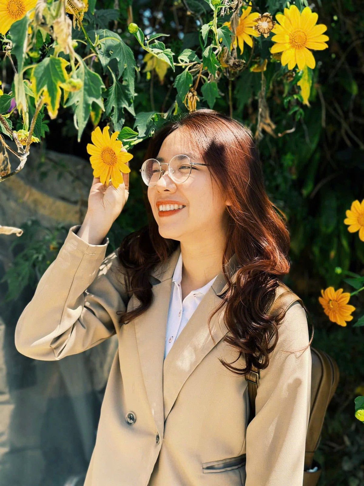 Bên cạnh đó, phong thái tự tin khi phát biểu, giọng nói vừa mạnh mẽ vừa đầy cảm xúc của Mạnh Phương cũng nhanh chóng ghi điểm trong lòng công chúng.