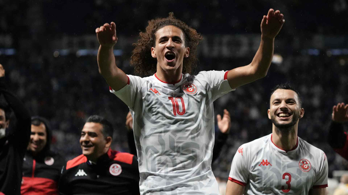 Trên hàng công, Wahbi Khazri (Montpellier) được xem là niềm hi vọng lớn của đại diên châu Phi. Anh được thi đấu ở môi trường bóng đá đỉnh cao như Pháp và đầu tàu cho đội tuyển Tunisia ở giải đấu năm nay. Thầy trò HLV Kadri nằm ở bảng D cùng Pháp, Đan Mạch và Australia.