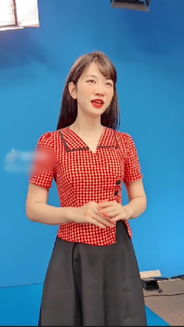 Trước khi tham gia thi Hoa hậu, Lê Bống quen thuộc với hình ảnh năng động, cá tính.