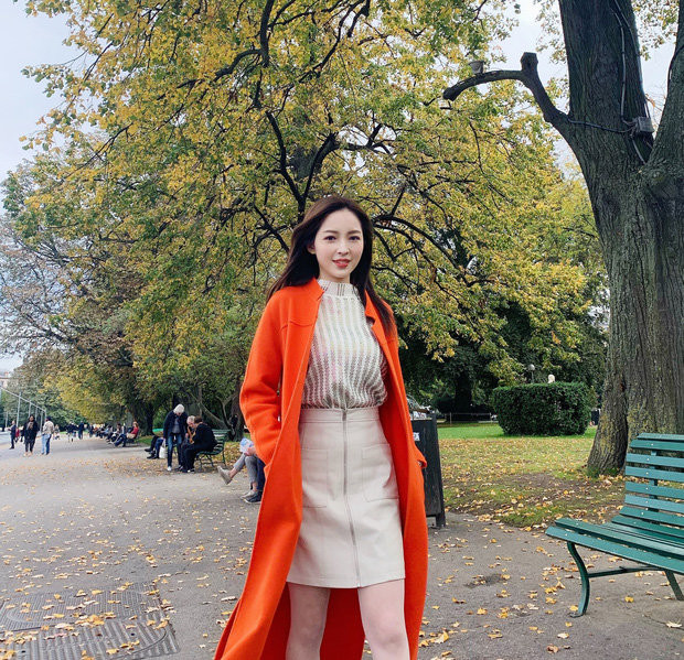 Wang Zhongyao trở thành tâm điểm của sự chú ý bởi nét đẹp hiếm có, thần thái tự nhiên và body vô cùng chuẩn.