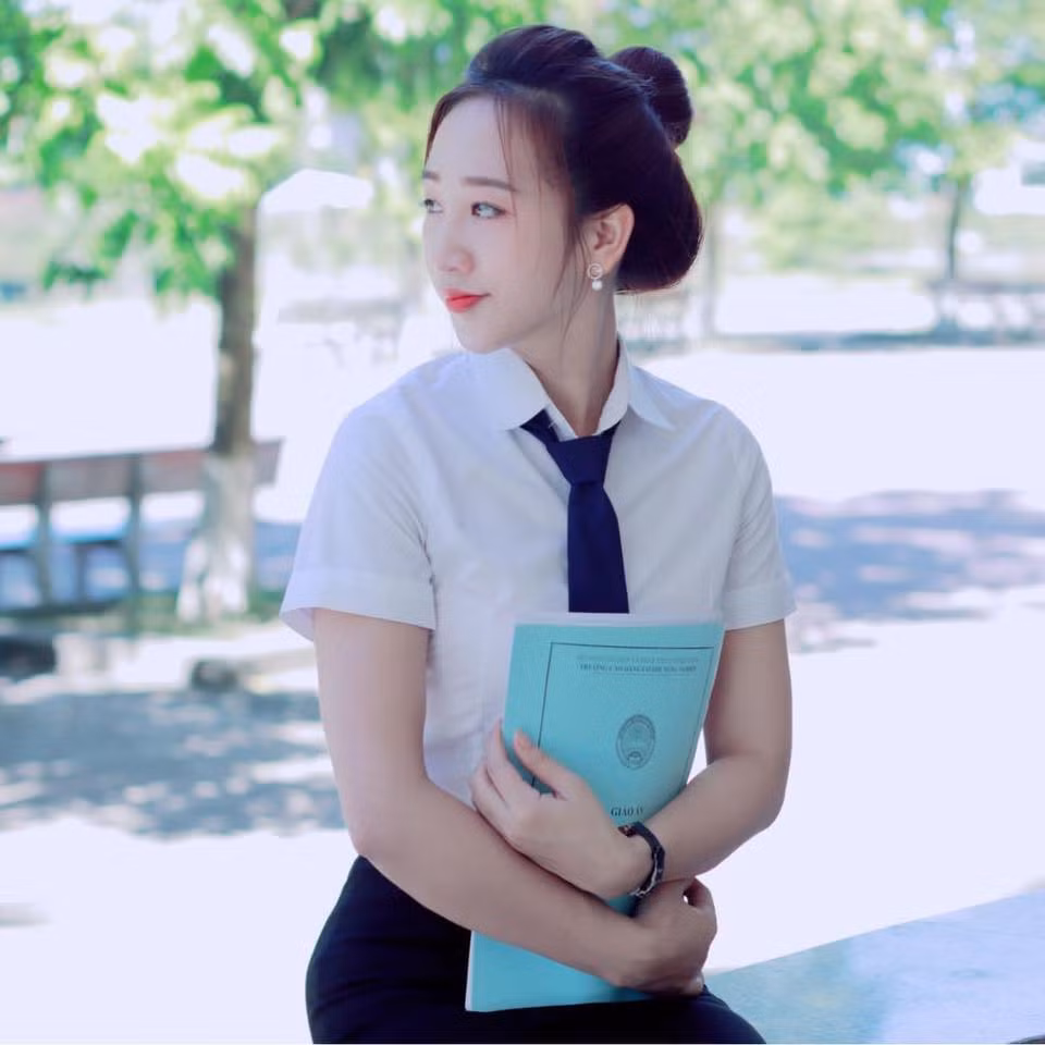 Trên trang cá nhân, Hà Duyên không ngại khoe những bức ảnh đẹp lung linh của mình.