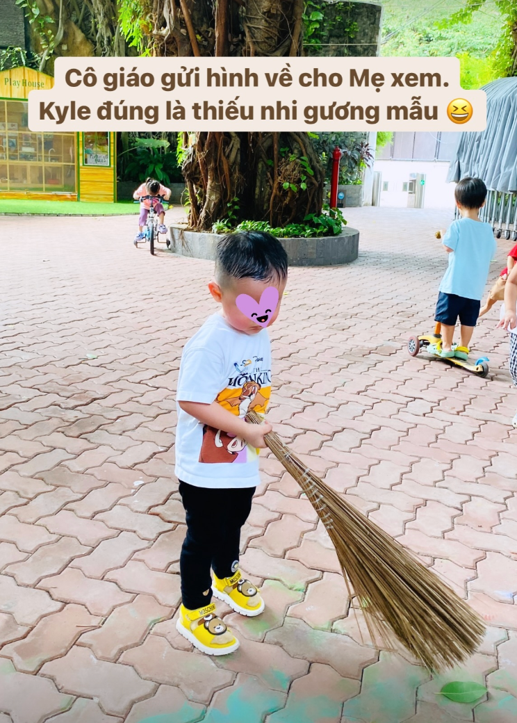 Nhiều người cho rằng, Primmy Trương cực kỳ khéo léo, tinh tế khi không đăng ảnh cùng chồng nhưng vẫn nhắc đến cực kì đáng yêu, gọi con trai là “phiên bản mini” của ông xã.