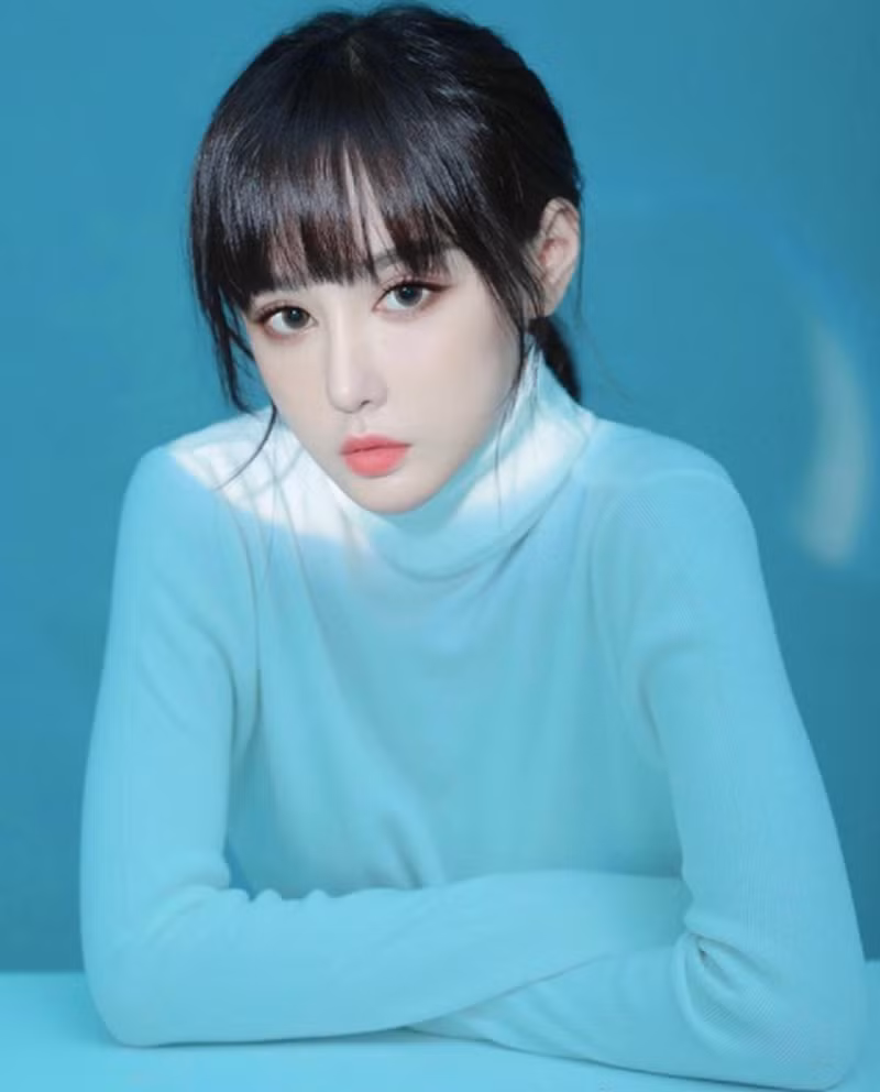 Được biết Bella hiện đang làm công việc thẩm định chuyên môn tại phòng lab của một trung tâm nha khoa thẩm mỹ.