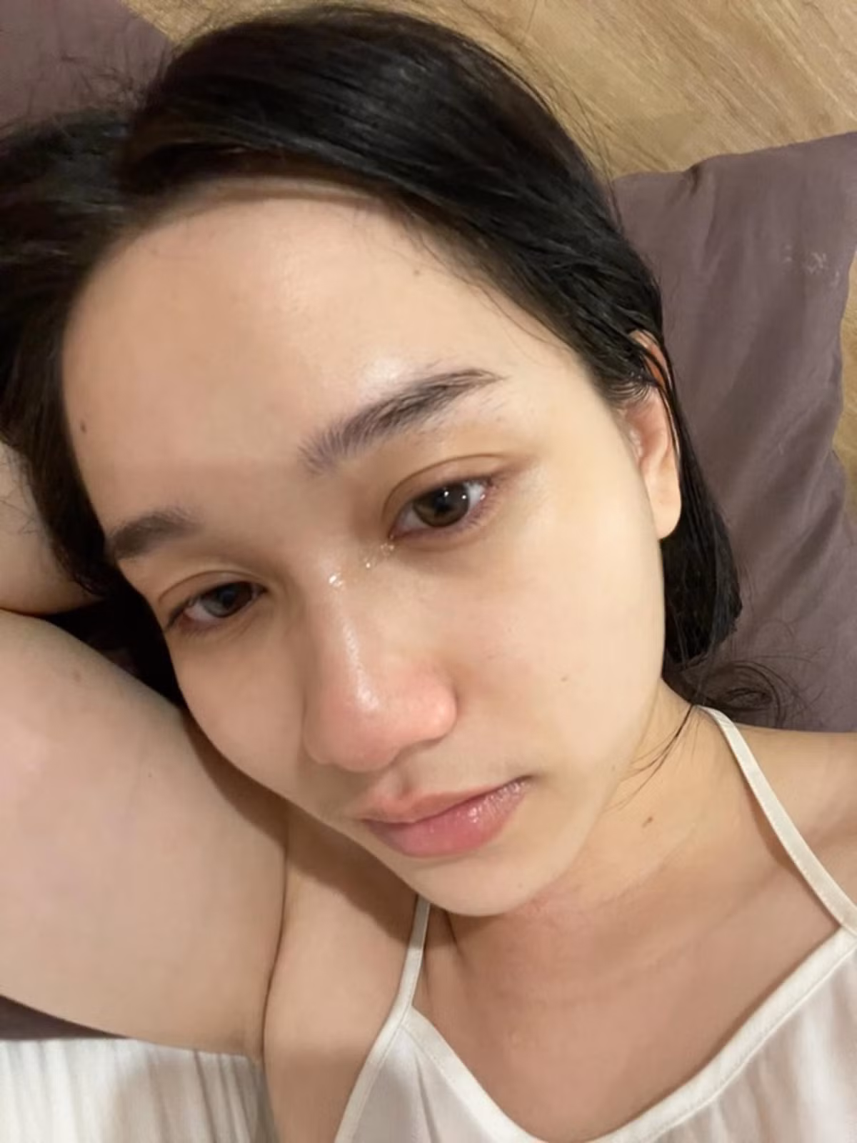 Những dòng tâm sự của Trúc Anh khiến nhiều người lo lắng cho tình trạng sức khoẻ của cô. Nhiều người cũng mong cộng đồng mạng không phán xét ngoại hình hiện tại của nữ diễn viên, thay vào đó nên động viên và cảm thông cho sức khoẻ của cô.