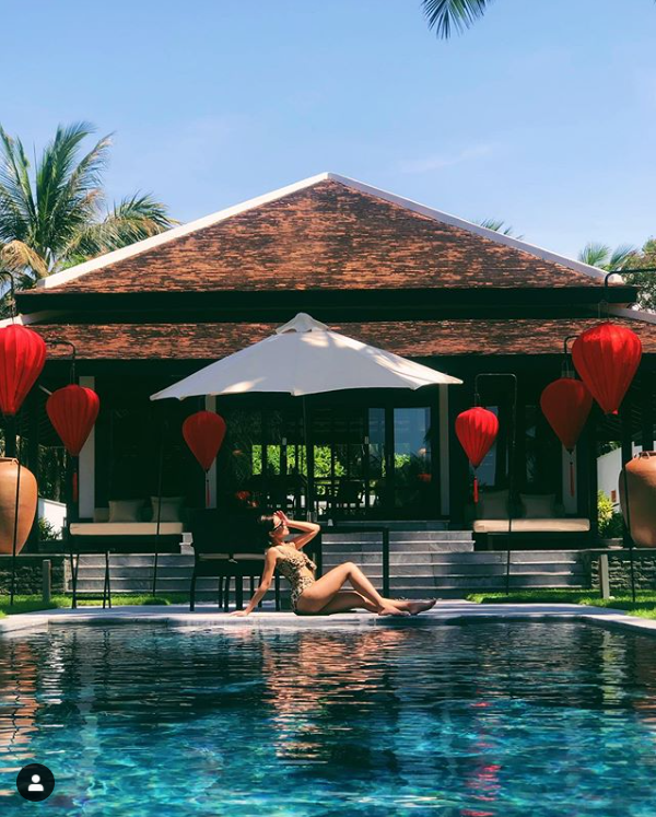 Được biết, nơi rich kid Tiên Nguyễn đang nghỉ dưỡng là một khu du lịch sinh thái cao cấp nổi tiếng tại Sa Pa, với chất lượng trải nghiệm không thua kém bất kỳ resort 5 sao nào.