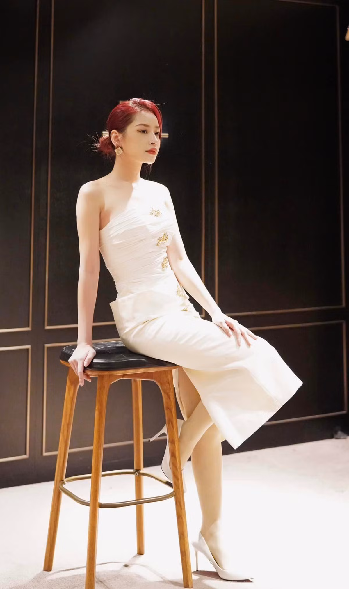 MC chuyên mục "Góc nhìn văn hóa" khẳng định thêm: "Âm nhạc là sự sáng tạo, có thể có những lối đi riêng trong thủ pháp nghệ thuật, phong cách, trào lưu nhưng sẽ không ai dung túng cho những sản phẩm đi ngược lại với chuẩn mực văn hóa, đạo đức xã hội được gắn mác sáng tạo. Công chúng cũng đang nắm trong tay quyền lực mềm, đó là tẩy chay”.