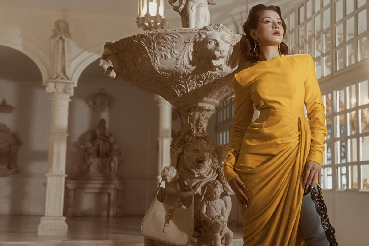 Đỉnh điểm nhất, phải kể đến những MV liên tục được cho ra mắt với các hình ảnh và nội dung gắn mác 18+ của Chi Pu.