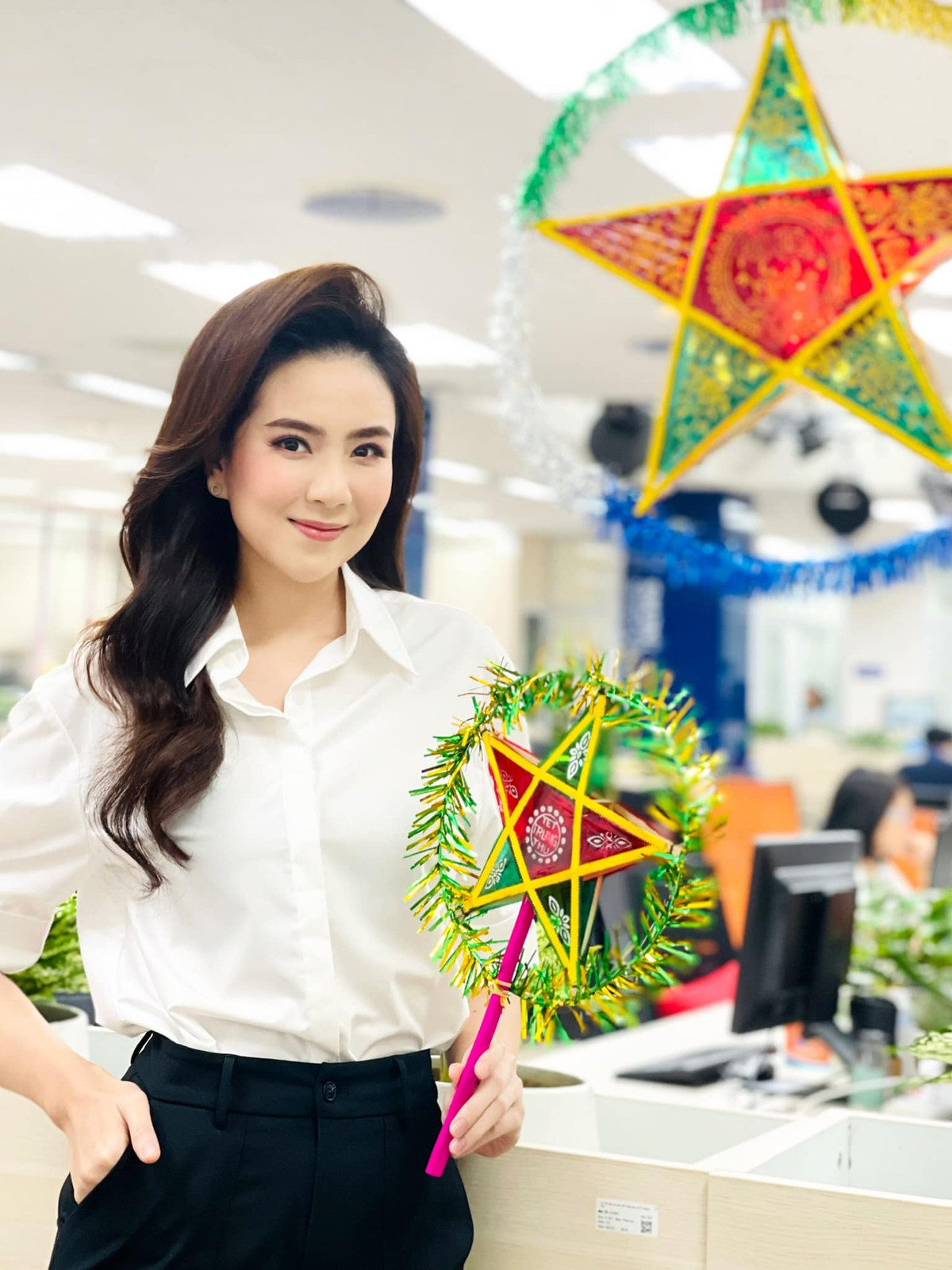 Thành công là thế nhưng đến năm 2008, Mai Ngọc bất ngờ từ bỏ con đường hot girl và im hơi lặng tiếng, ngoài việc thi cuộc thi iMiss Thăng Long 2009 của Học viện Báo chí và Tuyên truyền.