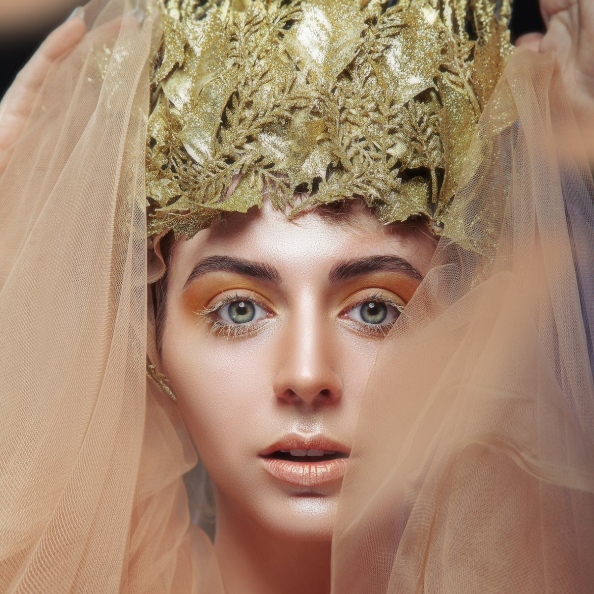 Kateryna từng gây ấn tượng khi diện áo dài Việt Nam và nhận được những lời khen từ dân mạng.