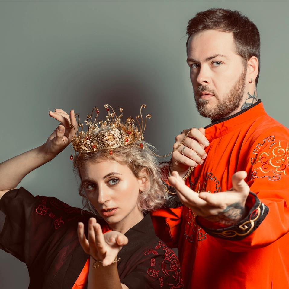 Hóa ra, Kateryna là gương mặt quen thuộc quảng cáo cho không ít những nhãn hàng nổi tiếng tại Việt Nam từ mỹ phẩm cho tới ô tô.