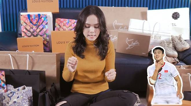 Tháng 2/2019, Quỳnh Anh và Duy Mạnh chính thức về chung một nhà sau thời gian dài yêu nhau mặn nồng. Ít lâu sau, "cặp đôi vàng của làng bóng đá" này tiếp tục báo tin vui cho NHM khi mang thai quý tử.