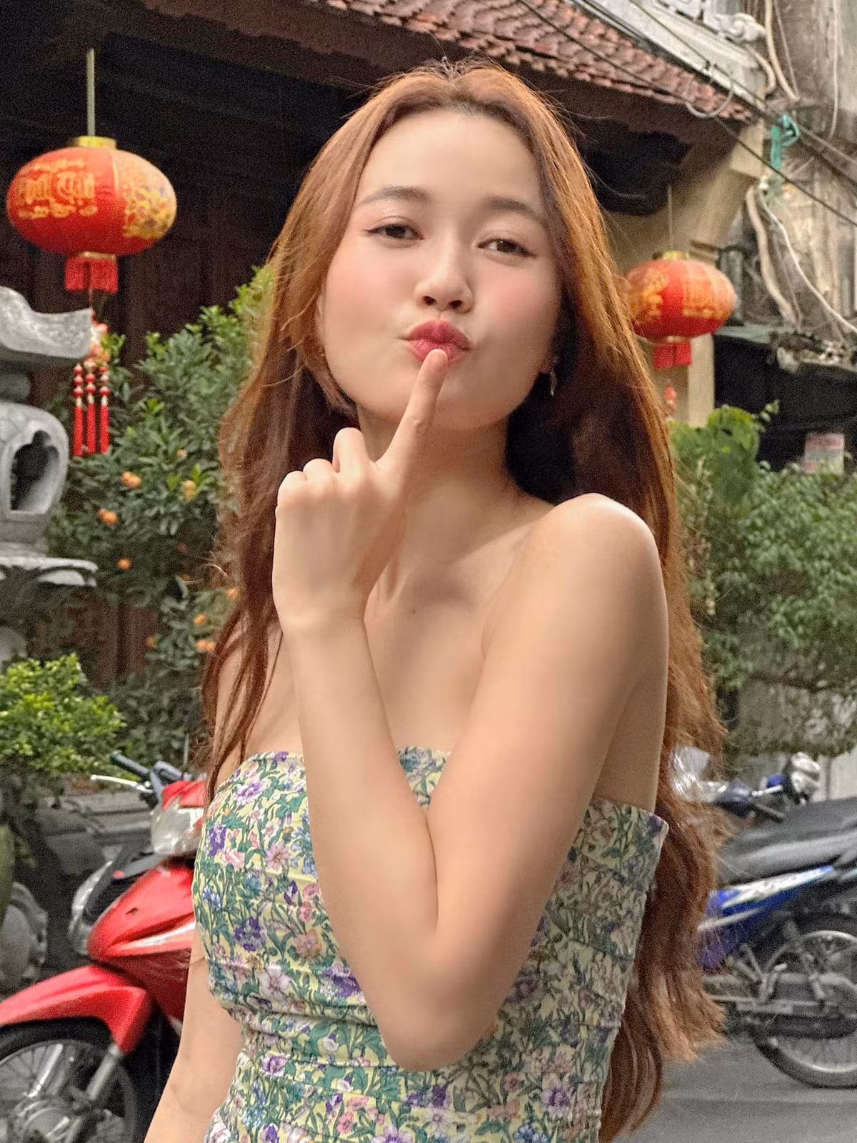 Nhung Guminho được biết đến lần đầu tiên khi tham gia vào series hài Phở Đặc Biệt.