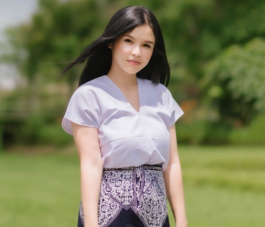 Cũng nhờ mối quan hệ tốt trên, Madam Bo cũng rất nổi tiếng ở Thái, được truyền thông Thái Lan so sánh với “Madam Pang”.