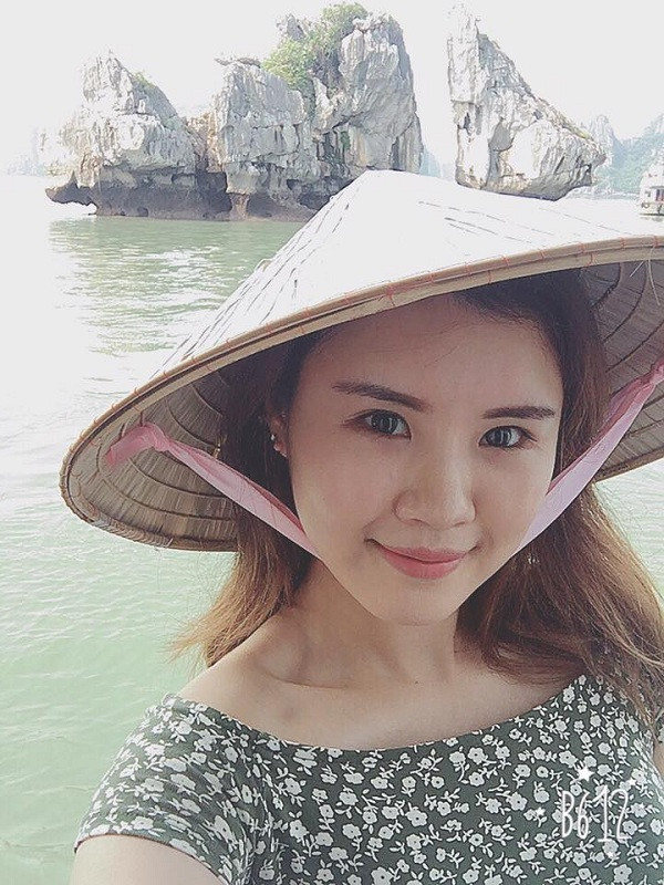 Trong clip, Hyeri chia sẻ, 6 năm qua cô không có bạn trai và cũng không định hẹn hò trong tương lai. Lần cuối cùng cô hẹn hò là năm 21 tuổi, nhưng các mối tình chỉ diễn ra chóng vánh 1 tháng hoặc thậm chí 1 tuần nên cũng không gọi là hẹn hò được.