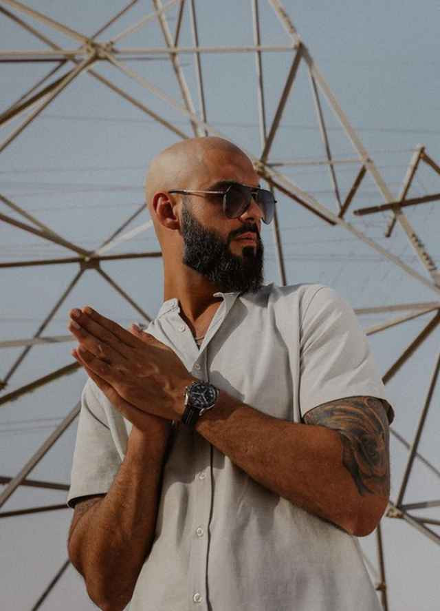 Trong cuộc phỏng vấn độc quyền với Metro vào đầu năm 2015, Omar Borkan Al Gala đã làm rõ câu chuyện bị trục xuất năm xưa. Anh tiết lộ mình cùng bạn khi đó có mặt ở lễ hội Riyadh (Ả Rập Xê Út), một số cô gái đã bị thu hút và ùa đến xin chữ ký, chụp ảnh....