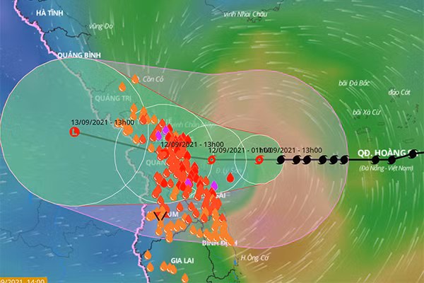 Bao so 5 du kien do bo sang mai, nguy co ngap lut o 40 huyen mien Trung-Hinh-2