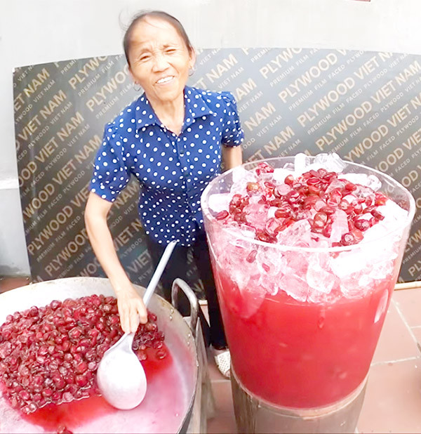 Thời điểm ấy, khi nhắc về những món ăn siêu to khổng lồ, video sản xuất của Bà Tân Vlog luôn nằm trong top tìm kiếm hàng đầu.